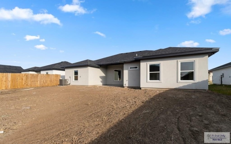 721 KAYLEE DR, LA FERIA, TX 78559, 4 Bedrooms Bedrooms, ,2 BathroomsBathrooms,Residential,For Sale,721 KAYLEE DR,29762653