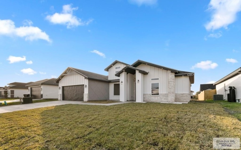 721 KAYLEE DR, LA FERIA, TX 78559, 4 Bedrooms Bedrooms, ,2 BathroomsBathrooms,Residential,For Sale,721 KAYLEE DR,29762653