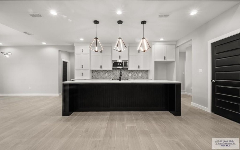 7410 CONVERSE LAKE, BROWNSVILLE, TX 78520, 4 Habitaciones Habitaciones , ,3 BañosBaños,Residential,En Venta,7410 CONVERSE LAKE,29764826