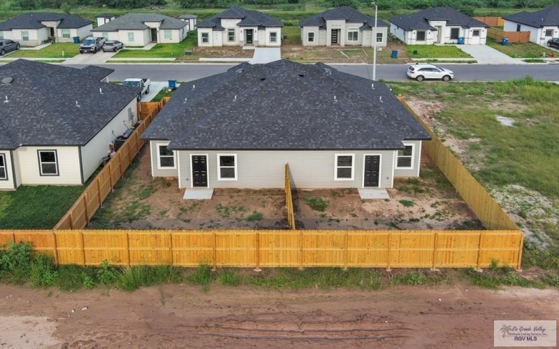 1348 DAYTONA BEACH CT #B, BROWNSVILLE, TX 78521, 3 Habitaciones Habitaciones , ,2 BañosBaños,Residential Lease,En Alquiler,1348 DAYTONA BEACH CT,29765010