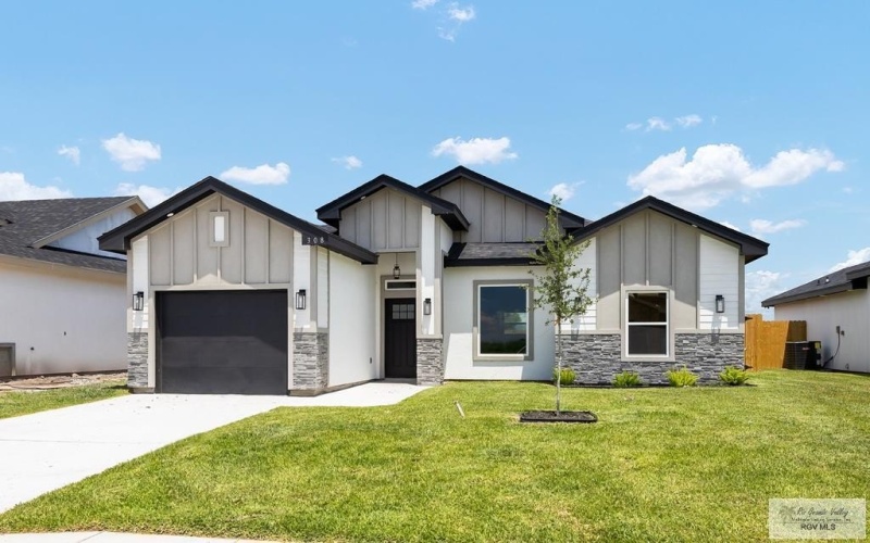 308 N LEON AVE, ELSA, TX 78543, 3 Bedrooms Bedrooms, ,2 BathroomsBathrooms,Residential,For Sale,308 N LEON AVE,29765117