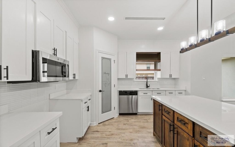 402 LAVACA DR., SAN BENITO, TX 78586, 3 Habitaciones Habitaciones , ,2 BañosBaños,Residential,En Venta,402 LAVACA DR.,29762991