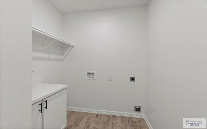 402 LAVACA DR., SAN BENITO, TX 78586, 3 Habitaciones Habitaciones , ,2 BañosBaños,Residential,En Venta,402 LAVACA DR.,29762991