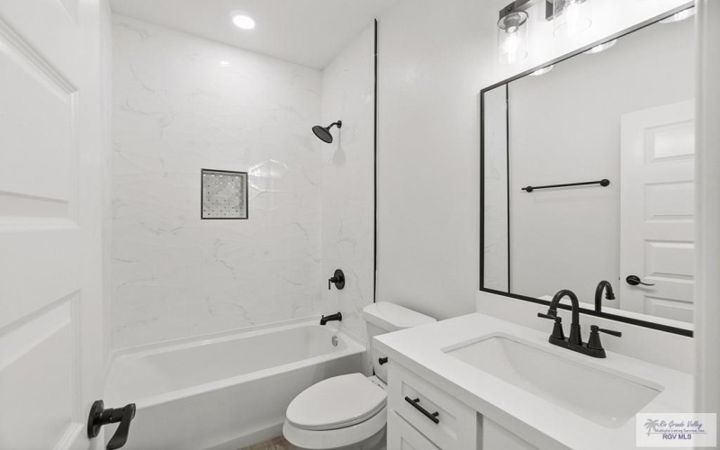 402 LAVACA DR., SAN BENITO, TX 78586, 3 Habitaciones Habitaciones , ,2 BañosBaños,Residential,En Venta,402 LAVACA DR.,29762991