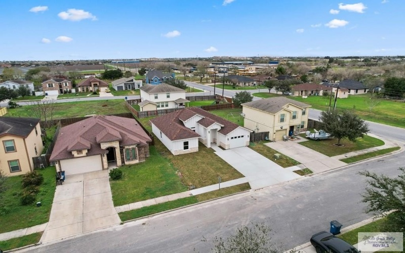 402 LAVACA DR., SAN BENITO, TX 78586, 3 Habitaciones Habitaciones , ,2 BañosBaños,Residential,En Venta,402 LAVACA DR.,29762991
