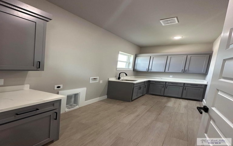3630 MATTIE LN, HARLINGEN, TX 78550, 4 Habitaciones Habitaciones , ,3 BañosBaños,Residential,En Venta,3630 MATTIE LN,29763131