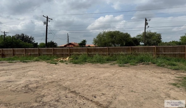 43842 RED VALLEY AVE, BROWNSVILLE, TX 78521, 3 Bedrooms Bedrooms, ,2 BathroomsBathrooms,Residential,For Sale,43842 RED VALLEY AVE,29763433