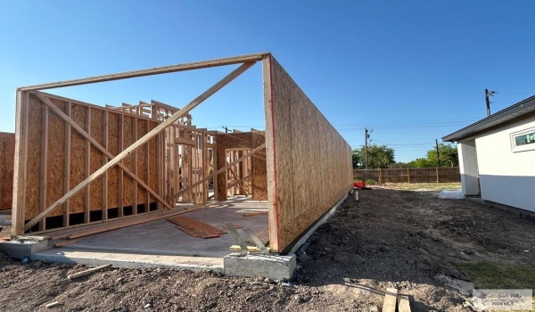 43842 RED VALLEY AVE, BROWNSVILLE, TX 78521, 3 Bedrooms Bedrooms, ,2 BathroomsBathrooms,Residential,For Sale,43842 RED VALLEY AVE,29763433