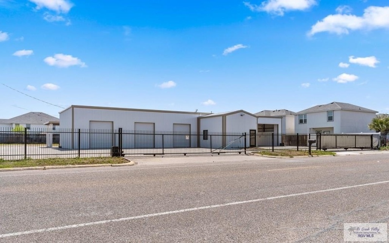 3202 E GRIMES RD #1, HARLINGEN, TX 78550, ,Commercial Sale,For Sale,3202 E GRIMES RD,29763915