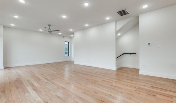 2613 Calvin Street #7, Dallas, TX 75204, 2 Habitaciones Habitaciones , ,2 BañosBaños,Residential Lease,En Alquiler,2613 Calvin Street,20866729