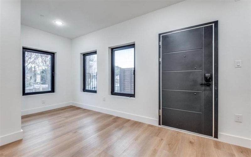 2613 Calvin Street #7, Dallas, TX 75204, 2 Habitaciones Habitaciones , ,2 BañosBaños,Residential Lease,En Alquiler,2613 Calvin Street,20866729