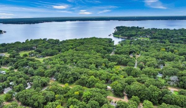 140 Mohican Trail, Mabank, TX 75156, 3 Bedrooms Bedrooms, ,2 BathroomsBathrooms,Residential,For Sale,140 Mohican Trail,107636