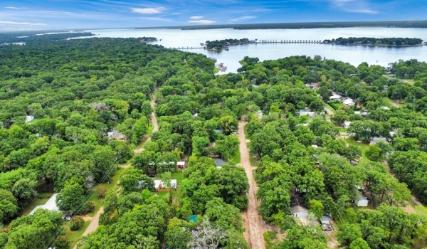 140 Mohican Trail, Mabank, TX 75156, 3 Bedrooms Bedrooms, ,2 BathroomsBathrooms,Residential,For Sale,140 Mohican Trail,107636