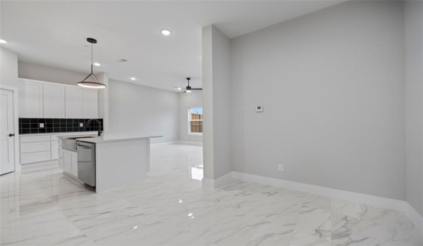 4424 fatima Drive, Irving, TX 75062, 4 Bedrooms Bedrooms, ,3 BathroomsBathrooms,Residential,For Sale,4424 fatima Drive,20866738