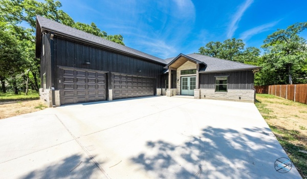 114 Castlewood Rd, Enchanted Oaks, TX 75156, 4 Bedrooms Bedrooms, ,3 BathroomsBathrooms,Residential,For Sale,114 Castlewood Rd,108768