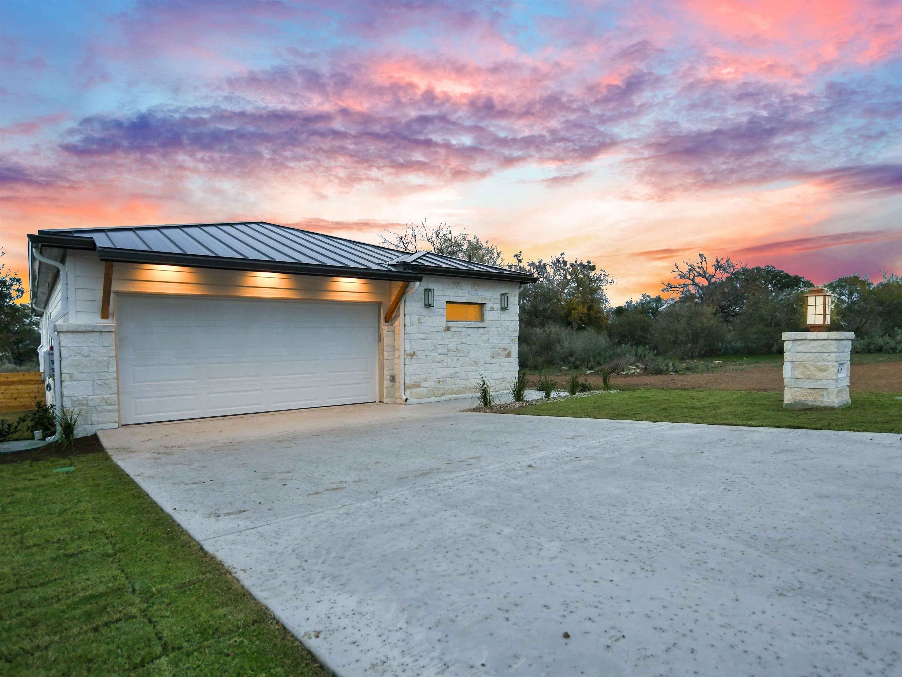 808 Twin Sails, Horseshoe Bay, TX 78657, 3 Bedrooms Bedrooms, ,2 BathroomsBathrooms,Residential,For Sale,808 Twin Sails,167033