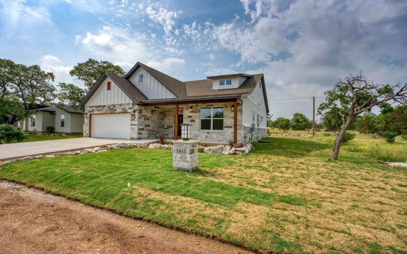 1611 White Tail, Horseshoe Bay, TX 78657, 3 Bedrooms Bedrooms, ,2 BathroomsBathrooms,Residential,For Sale,1611 White Tail,168241