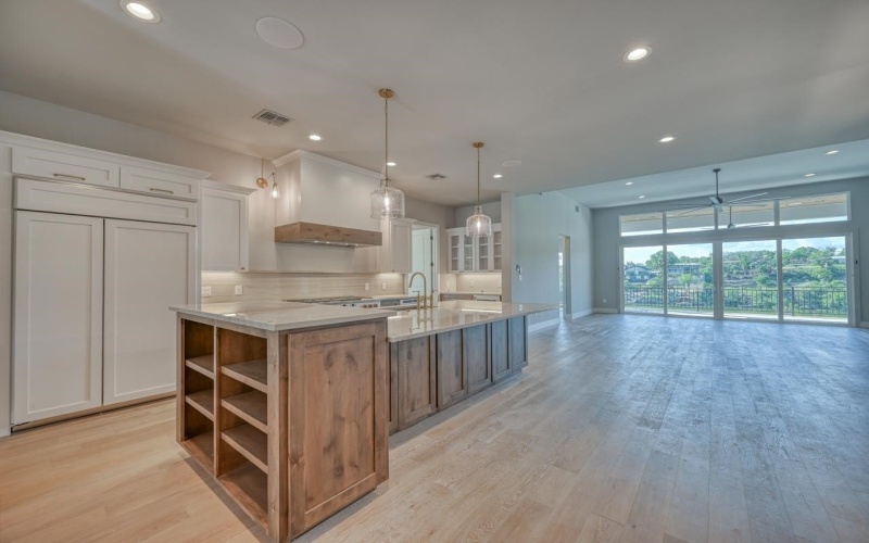 116 LOS ESCONDIDOS, Marble Falls, TX 78654, 4 Bedrooms Bedrooms, ,6 BathroomsBathrooms,Residential,For Sale,116 LOS ESCONDIDOS,169397