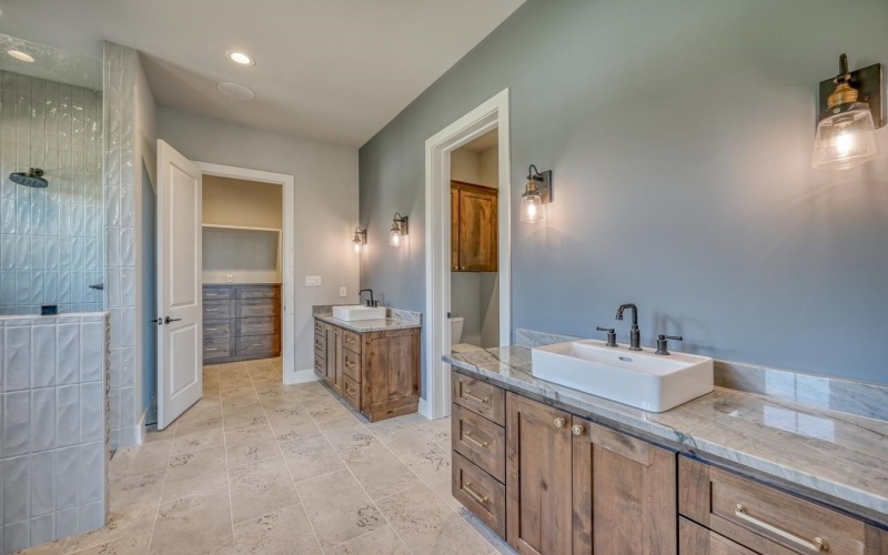 116 LOS ESCONDIDOS, Marble Falls, TX 78654, 4 Bedrooms Bedrooms, ,6 BathroomsBathrooms,Residential,For Sale,116 LOS ESCONDIDOS,169397