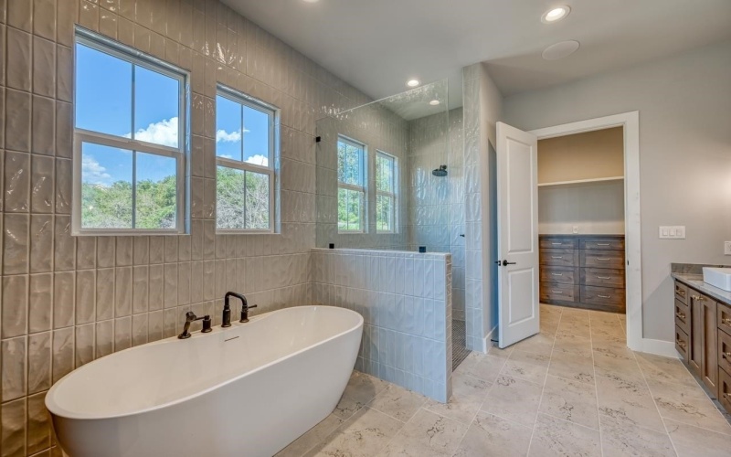 116 LOS ESCONDIDOS, Marble Falls, TX 78654, 4 Bedrooms Bedrooms, ,6 BathroomsBathrooms,Residential,For Sale,116 LOS ESCONDIDOS,169397