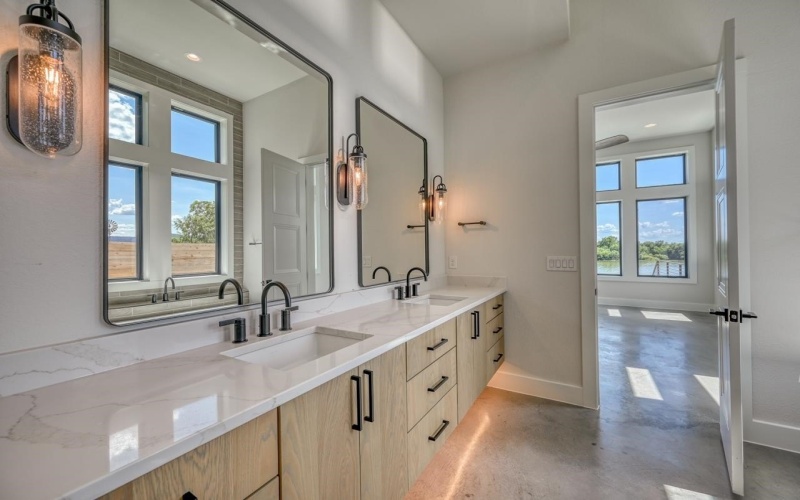 3208 River Oaks Drive, Kingsland, TX 78639, 6 Bedrooms Bedrooms, ,6 BathroomsBathrooms,Residential,For Sale,3208 River Oaks Drive,169412