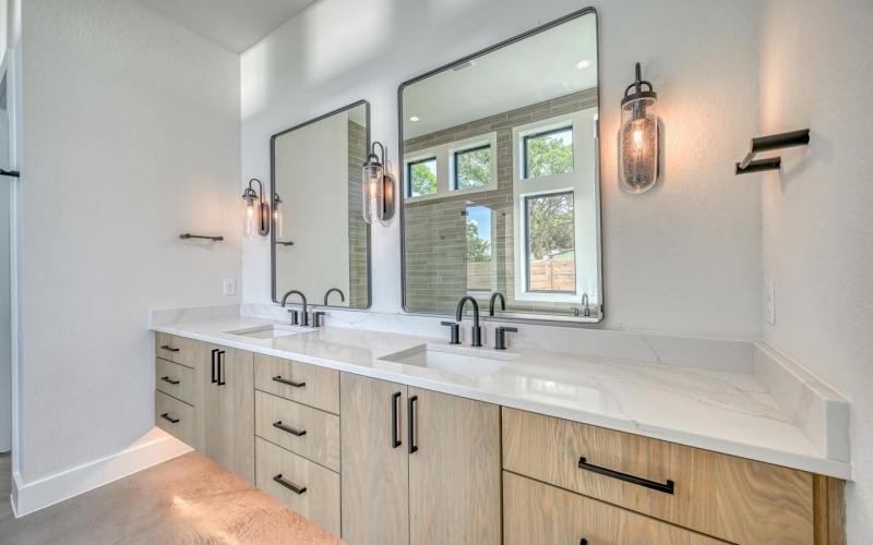 3208 River Oaks Drive, Kingsland, TX 78639, 6 Bedrooms Bedrooms, ,6 BathroomsBathrooms,Residential,For Sale,3208 River Oaks Drive,169412