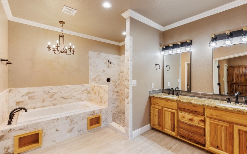 106 Bobcat Trail, Llano, TX 78643, 3 Bedrooms Bedrooms, ,2 BathroomsBathrooms,Residential,For Sale,106 Bobcat Trail,169912
