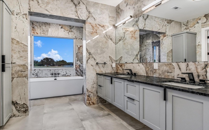 172 Westgate Loop, Horseshoe Bay, TX 78657, 4 Bedrooms Bedrooms, ,3 BathroomsBathrooms,Residential,For Sale,172 Westgate Loop,170463