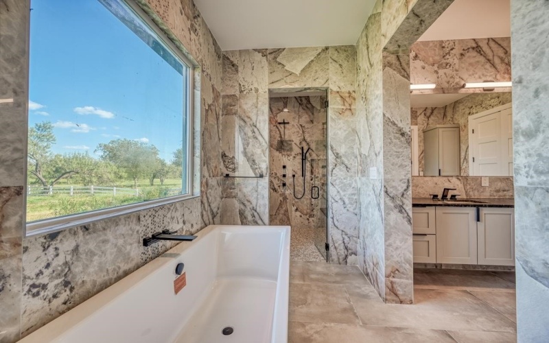 172 Westgate Loop, Horseshoe Bay, TX 78657, 4 Bedrooms Bedrooms, ,3 BathroomsBathrooms,Residential,For Sale,172 Westgate Loop,170463