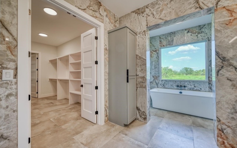 172 Westgate Loop, Horseshoe Bay, TX 78657, 4 Bedrooms Bedrooms, ,3 BathroomsBathrooms,Residential,For Sale,172 Westgate Loop,170463