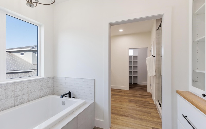 241 Lazy Oaks Lane, Kingsland, TX 78639-0000, 9 Bedrooms Bedrooms, ,9 BathroomsBathrooms,Residential,For Sale,241 Lazy Oaks Lane,170918