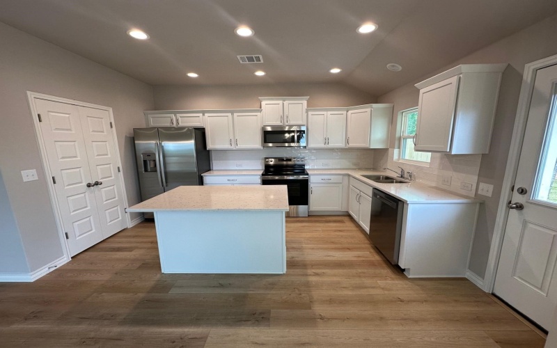 848 Driftwood Lane, Cottonwood Shores, TX 78657, 3 Habitaciones Habitaciones , ,2 BañosBaños,Residential,En Venta,848 Driftwood Lane,171216