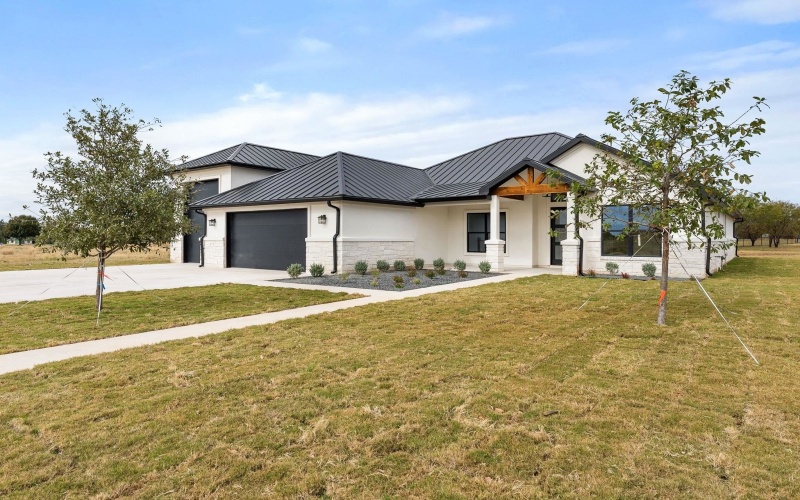 121 Black Diamond Drive, Kingsland, TX 78639, 4 Bedrooms Bedrooms, ,3 BathroomsBathrooms,Residential,For Sale,121 Black Diamond Drive,171270