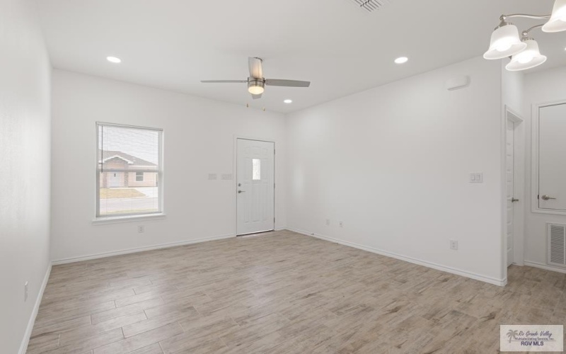2921 MARIA DR, LA FERIA, TX 78559, 3 Bedrooms Bedrooms, ,2 BathroomsBathrooms,Residential,For Sale,2921 MARIA DR,29750155