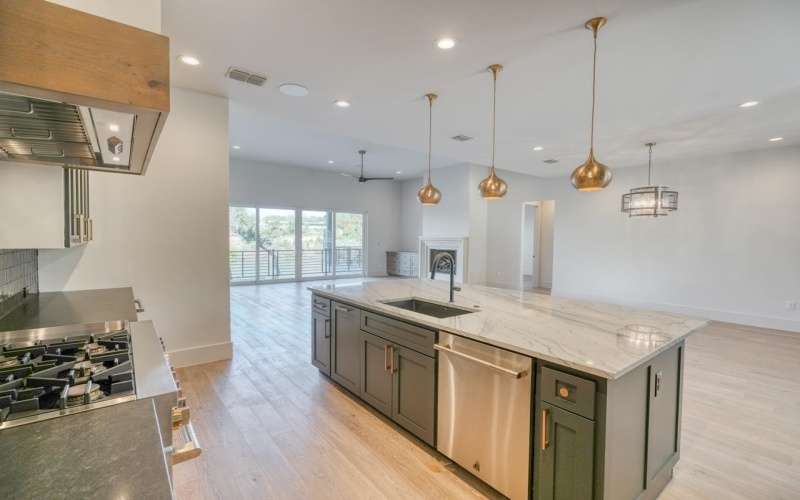 112 Los Escondidos, Marble Falls, TX 78654, 5 Bedrooms Bedrooms, ,6 BathroomsBathrooms,Residential,For Sale,112 Los Escondidos,171291