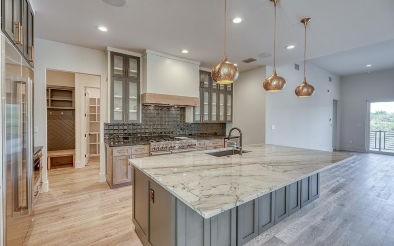 112 Los Escondidos, Marble Falls, TX 78654, 5 Bedrooms Bedrooms, ,6 BathroomsBathrooms,Residential,For Sale,112 Los Escondidos,171291