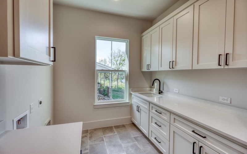 112 Los Escondidos, Marble Falls, TX 78654, 5 Bedrooms Bedrooms, ,6 BathroomsBathrooms,Residential,For Sale,112 Los Escondidos,171291