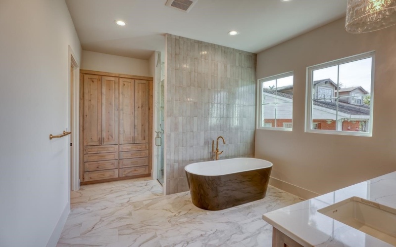112 Los Escondidos, Marble Falls, TX 78654, 5 Bedrooms Bedrooms, ,6 BathroomsBathrooms,Residential,For Sale,112 Los Escondidos,171291