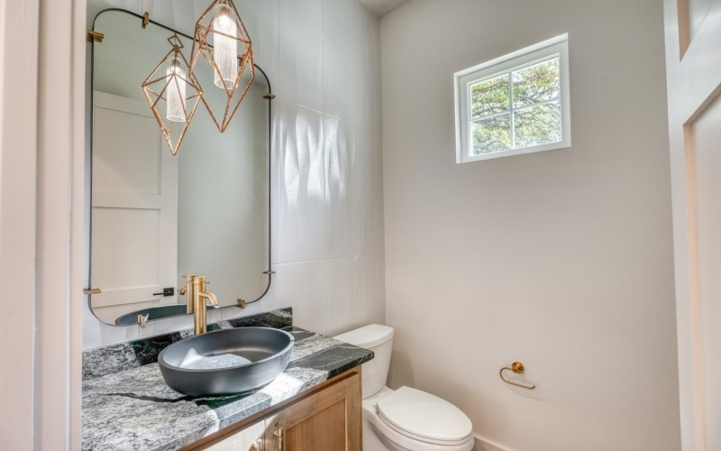 112 Los Escondidos, Marble Falls, TX 78654, 5 Bedrooms Bedrooms, ,6 BathroomsBathrooms,Residential,For Sale,112 Los Escondidos,171291
