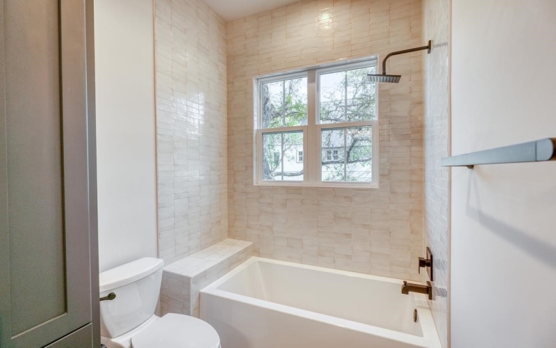 112 Los Escondidos, Marble Falls, TX 78654, 5 Bedrooms Bedrooms, ,6 BathroomsBathrooms,Residential,For Sale,112 Los Escondidos,171291