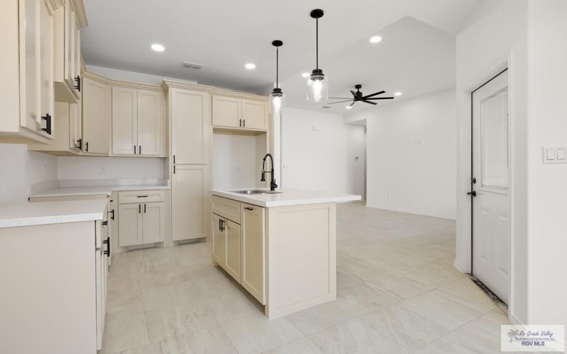 428 N LEON AVE, ELSA, TX 78543, 3 Bedrooms Bedrooms, ,2 BathroomsBathrooms,Residential,For Sale,428 N LEON AVE,29757534