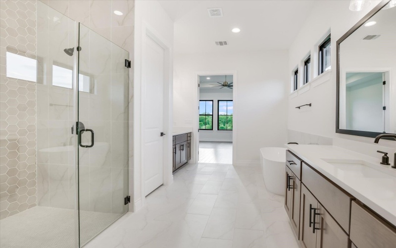 112 Nattie Woods, Horseshoe Bay, TX 78657, 4 Bedrooms Bedrooms, ,5 BathroomsBathrooms,Residential,For Sale,112 Nattie Woods,171596