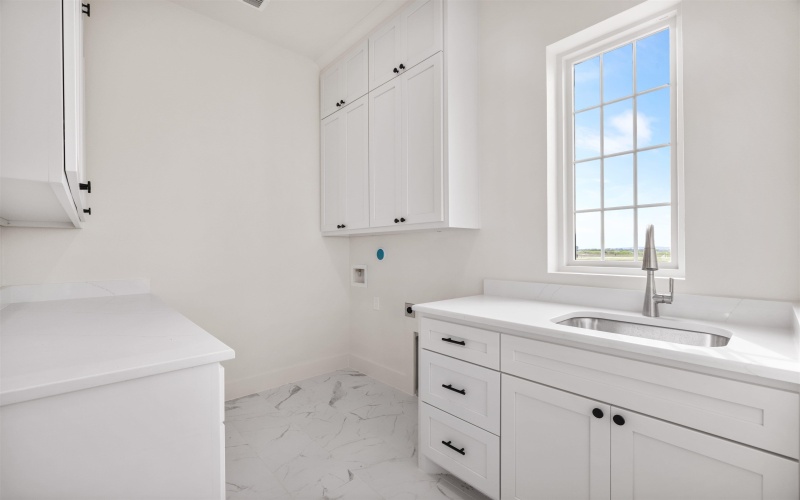 306 Interlaken Street, Fredericksburg, TX 78624, 5 Bedrooms Bedrooms, ,3 BathroomsBathrooms,Residential,For Sale,306 Interlaken Street,171604