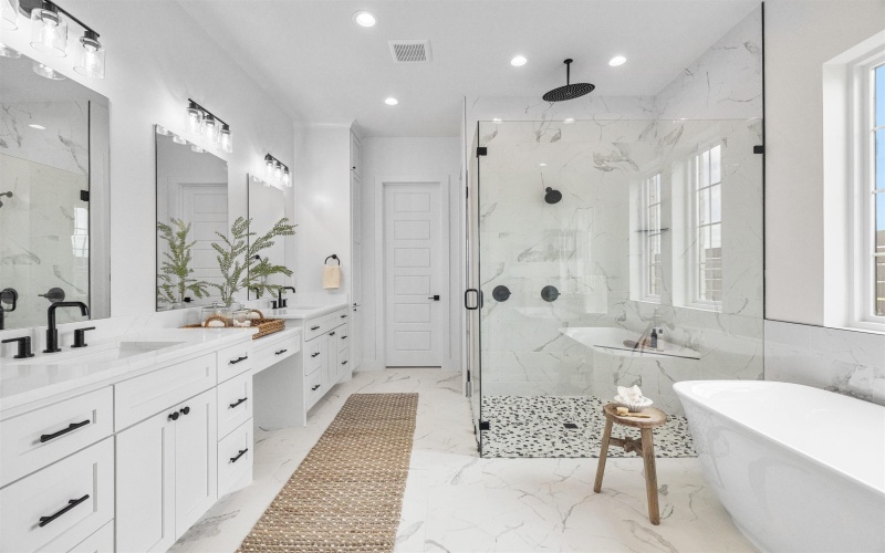 306 Interlaken Street, Fredericksburg, TX 78624, 5 Bedrooms Bedrooms, ,3 BathroomsBathrooms,Residential,For Sale,306 Interlaken Street,171604