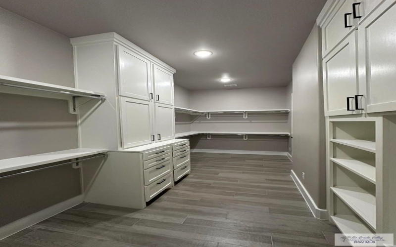 3406 KELSEY CT., HARLINGEN, TX 78550, 5 Bedrooms Bedrooms, ,3 BathroomsBathrooms,Residential,For Sale,3406 KELSEY CT.,29758327