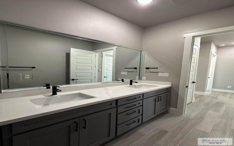 3406 KELSEY CT., HARLINGEN, TX 78550, 5 Bedrooms Bedrooms, ,3 BathroomsBathrooms,Residential,For Sale,3406 KELSEY CT.,29758327