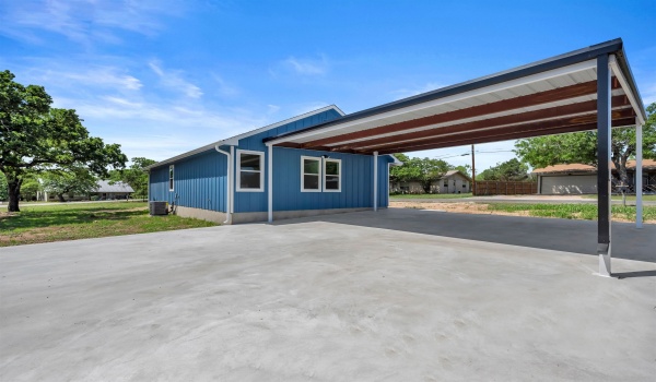1701 Lakewood, Kingsland, TX 78639, 3 Bedrooms Bedrooms, ,2 BathroomsBathrooms,Residential,For Sale,1701 Lakewood,171644