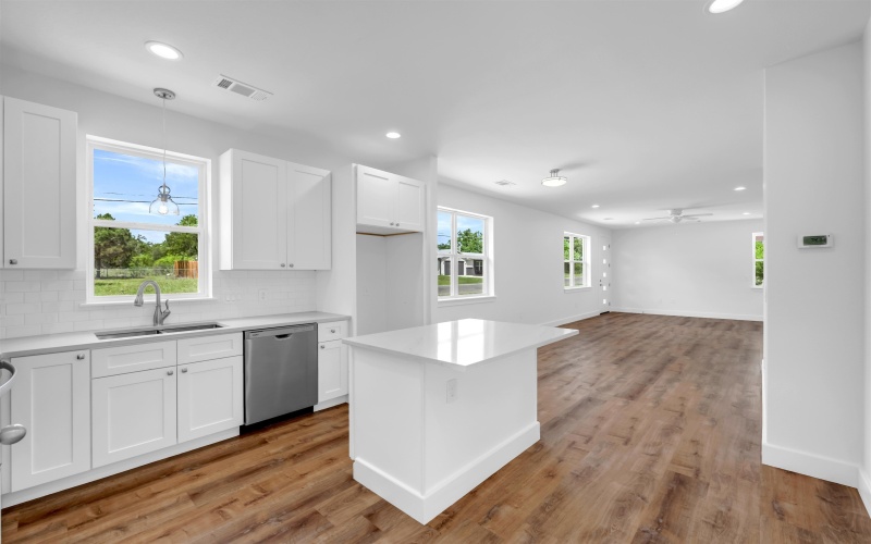 1701 Lakewood, Kingsland, TX 78639, 3 Bedrooms Bedrooms, ,2 BathroomsBathrooms,Residential,For Sale,1701 Lakewood,171644