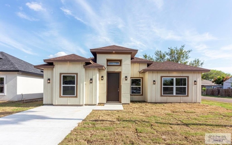 1351 ALAMO ST, SAN BENITO, TX 78586, 4 Habitaciones Habitaciones , ,3 BañosBaños,Residential,En Venta,1351 ALAMO ST,29758462