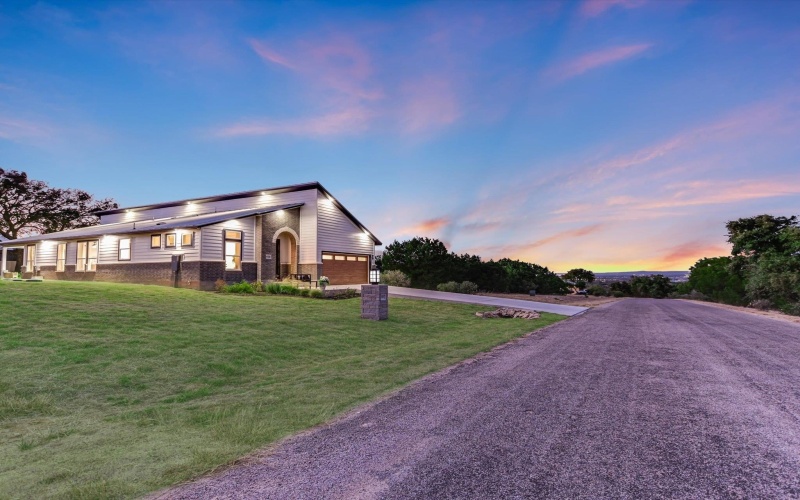 570 Quick Draw, Horseshoe Bay, TX 78657, 4 Bedrooms Bedrooms, ,2 BathroomsBathrooms,Residential,For Sale,570 Quick Draw,171698